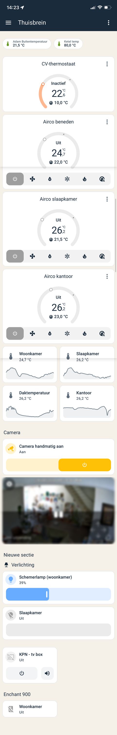 De app op mijn telefoon: CV-thermostaat, drie airco's, temperatuur per ruimte, camera en verlichting onder elkaar